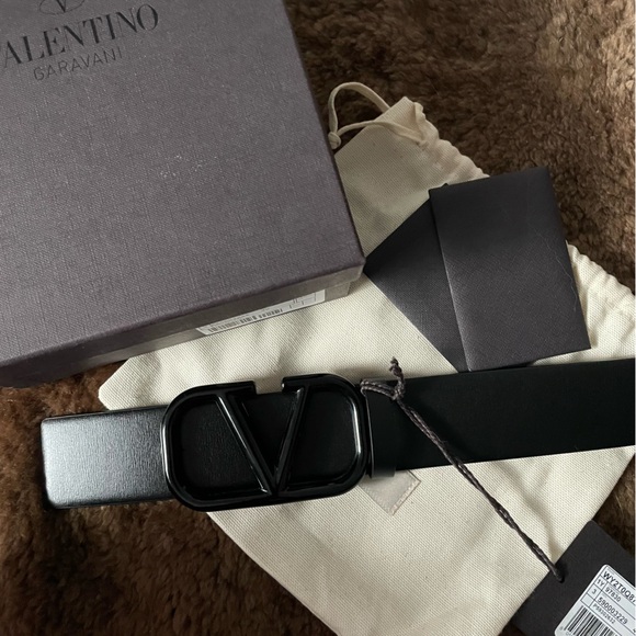 BNWT Valentino signature Vlogo belt - Picture 2 of 12